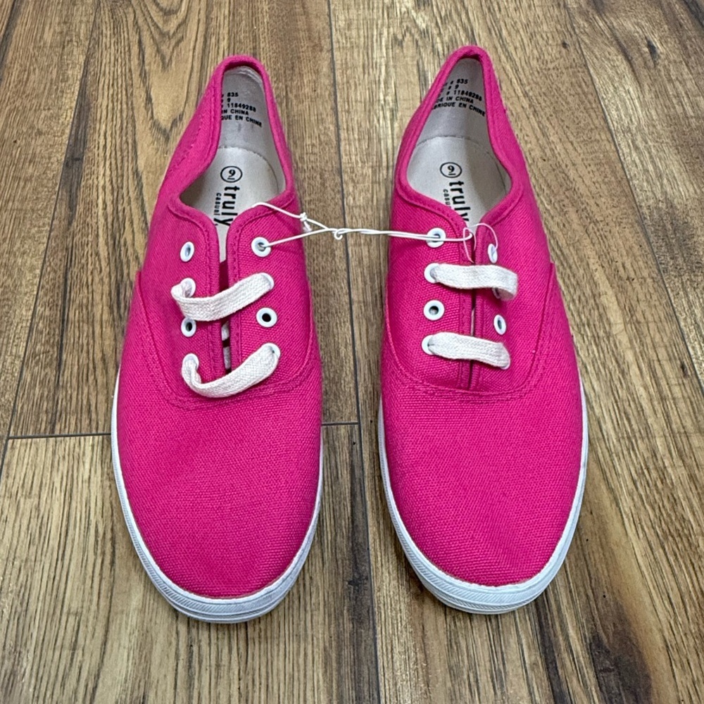 UNWORN TRULY WOMENS VIBRANT PINK SNEAKERS
